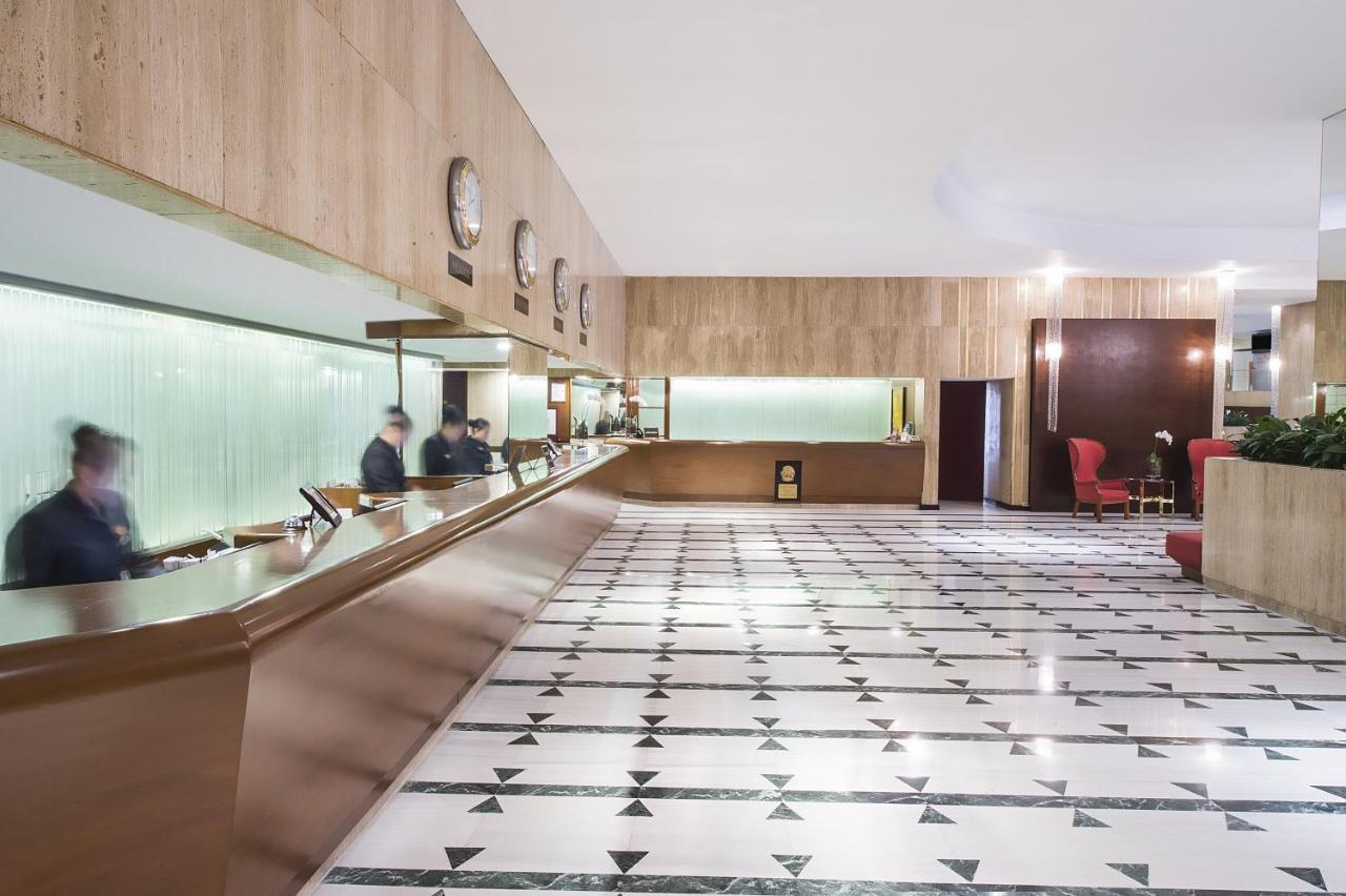 فندق فييستا أمريكانا ريفورما مدينة مكسيكو المظهر الخارجي الصورة The lobby of the hotel