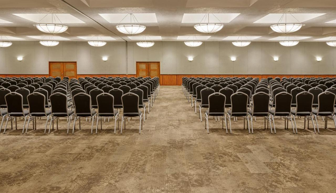 فندق فييستا أمريكانا ريفورما مدينة مكسيكو المظهر الخارجي الصورة The ballroom at the Hilton San Francisco