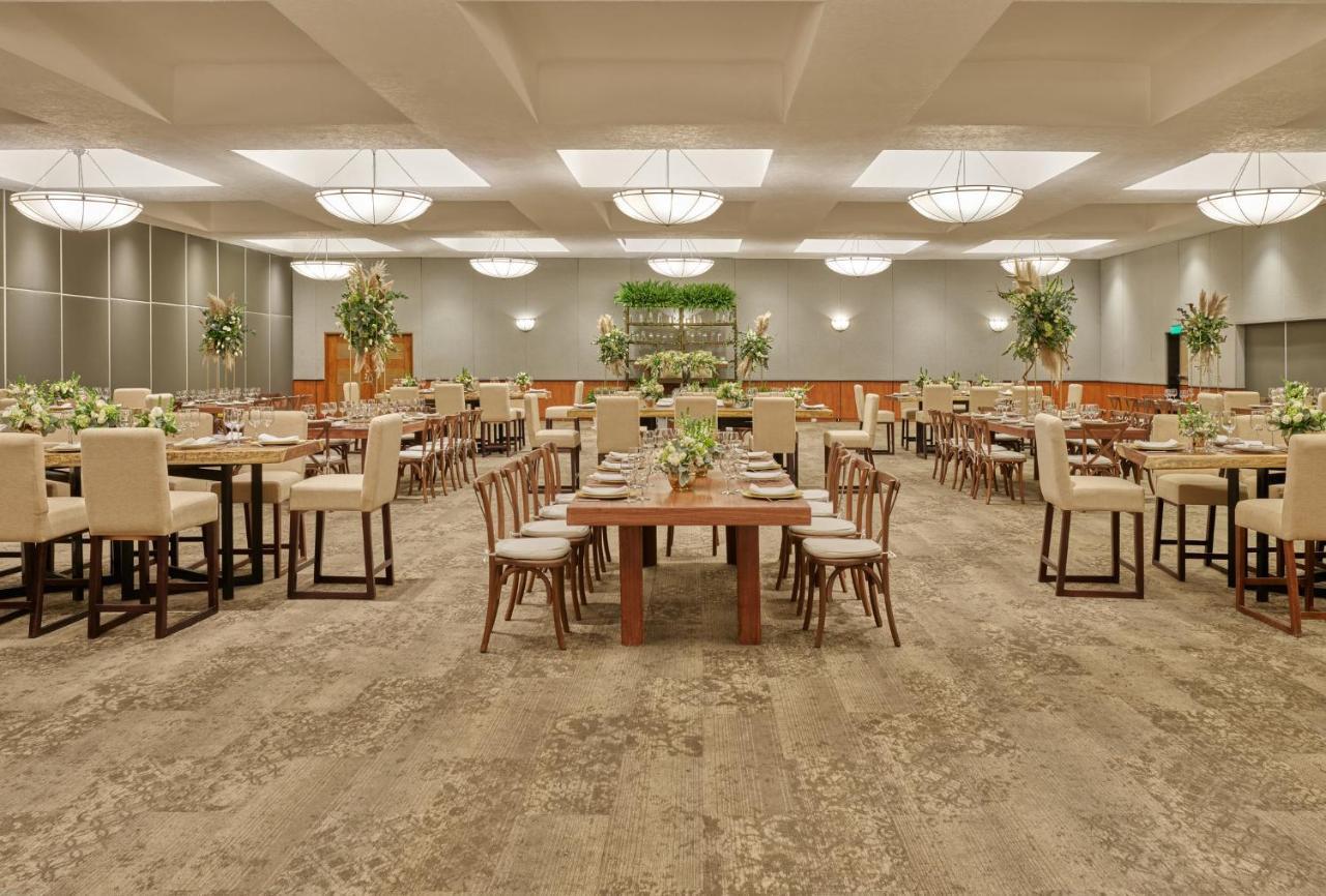 فندق فييستا أمريكانا ريفورما مدينة مكسيكو المظهر الخارجي الصورة The ballroom at the Westin Palace, Madrid