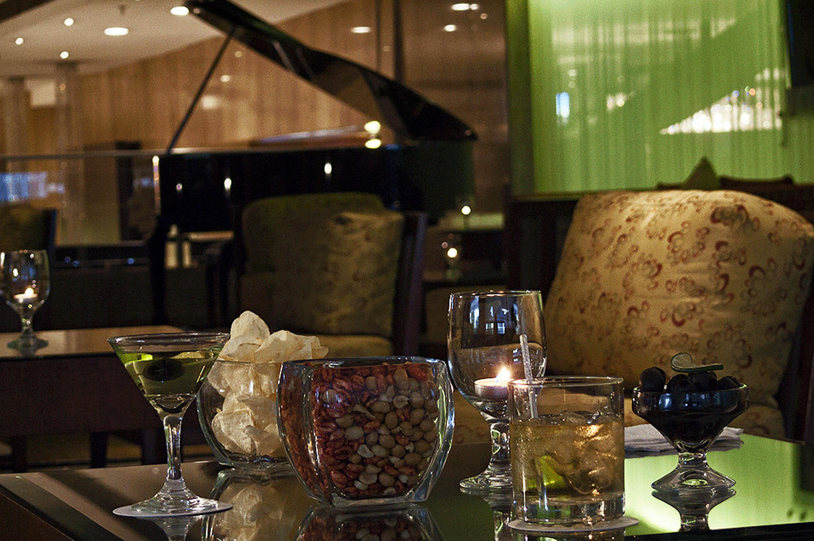 فندق فييستا أمريكانا ريفورما مدينة مكسيكو المظهر الخارجي الصورة The piano bar at the hotel