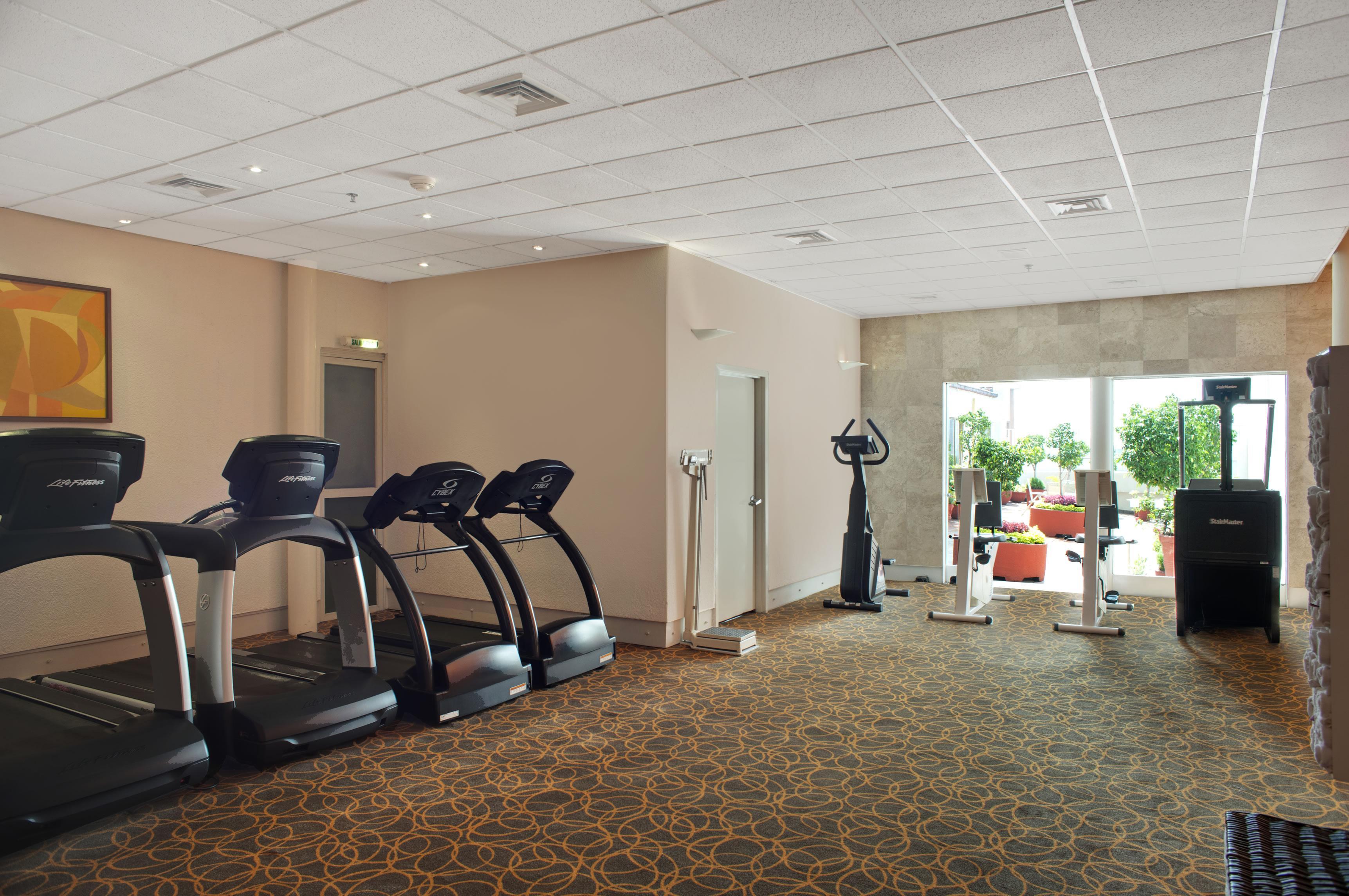 فندق فييستا أمريكانا ريفورما مدينة مكسيكو المظهر الخارجي الصورة The gym at the hotel