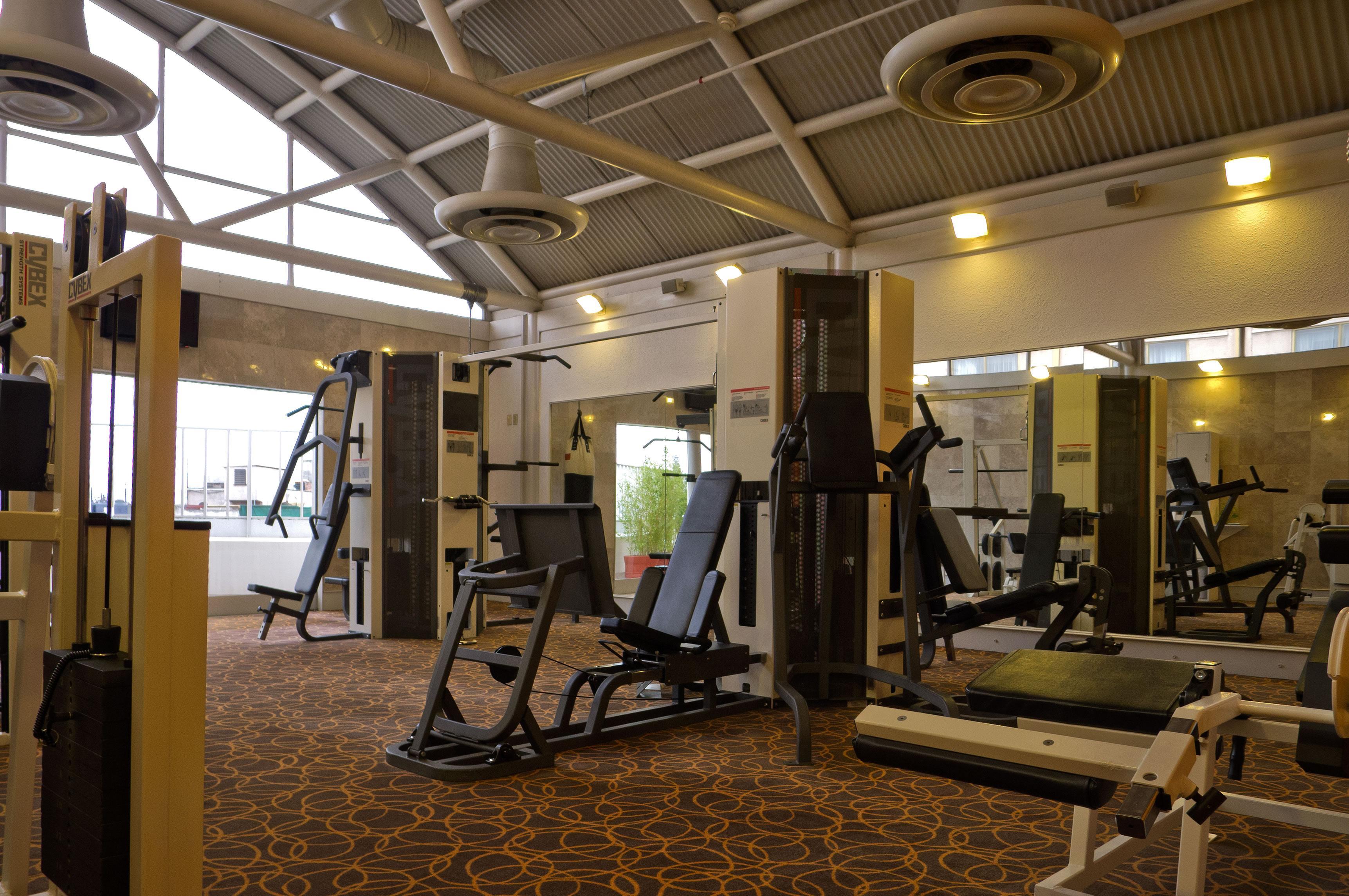 فندق فييستا أمريكانا ريفورما مدينة مكسيكو المظهر الخارجي الصورة The gym at the hotel
